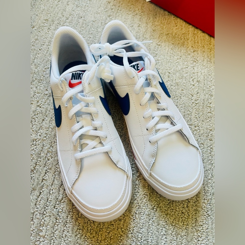 NIB Nike court legacy
